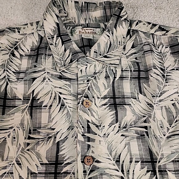 Tommy Bahama Shirt Mens M Silk Leaf Print Plaid Camp Casual Tropical Resort‎ - Picture 1 of 8
